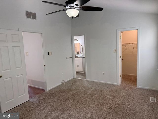 1070 BAYWOOD DR, Williamstown, NJ 08094