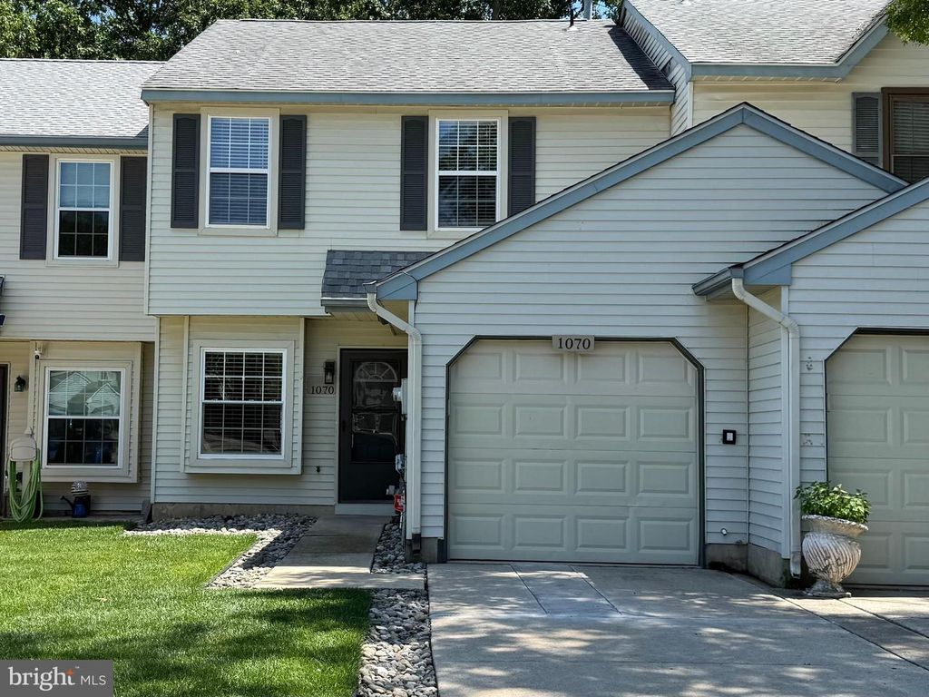 1070 BAYWOOD DR, Williamstown, NJ 08094