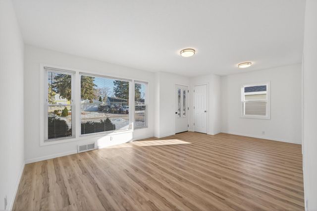 5607 Aldrich Avenue N, Brooklyn Center, MN 55430