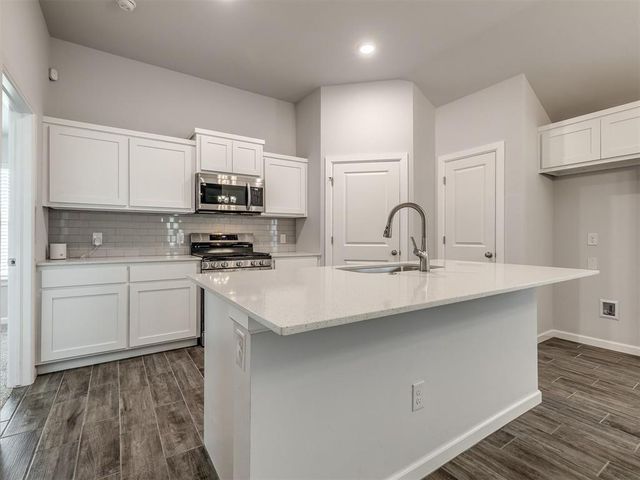 2720 NW 199th Street, Edmond, OK 73012
