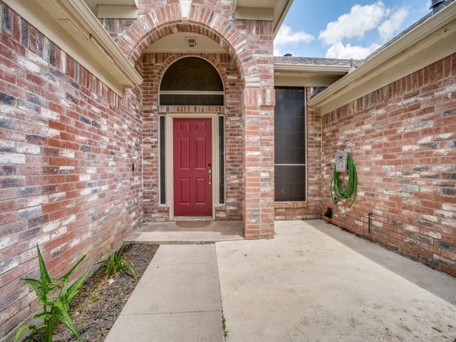 631 Engleside Drive, Arlington, TX 76018