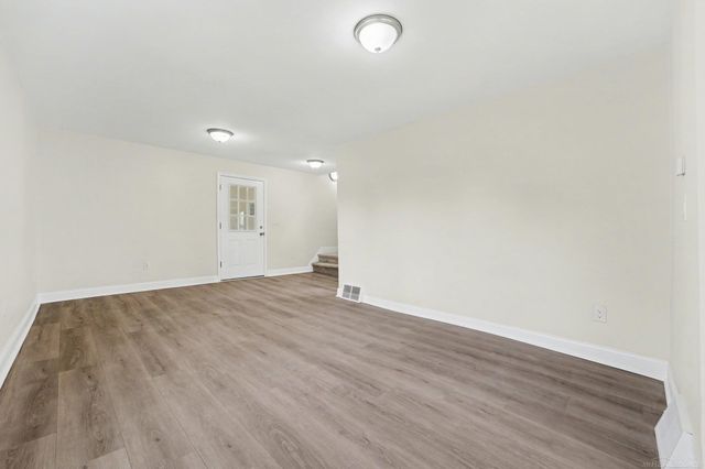 141 W Harry Avenue, Hazel Park, MI 48030