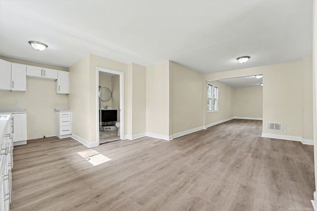 141 W Harry Avenue, Hazel Park, MI 48030