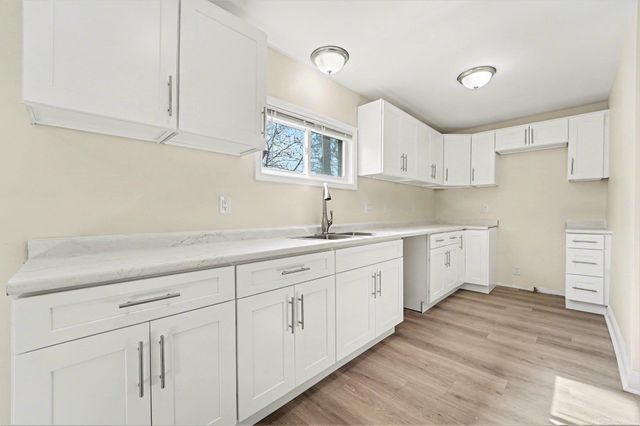 141 W Harry Avenue, Hazel Park, MI 48030