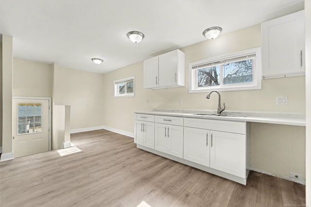 141 W Harry Avenue, Hazel Park, MI 48030