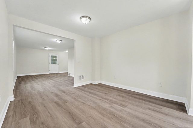 141 W Harry Avenue, Hazel Park, MI 48030