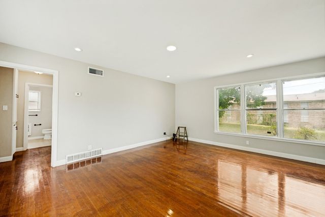 5404 Fossil Drive, Haltom City, TX 76117
