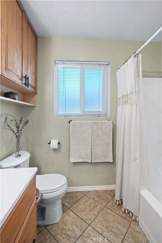 17041 Roscoe Boulevard 3, Northridge, CA 91325