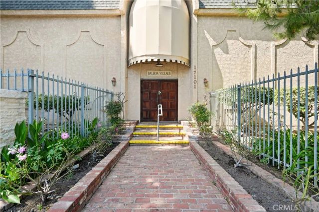 17041 Roscoe Boulevard 3, Northridge, CA 91325
