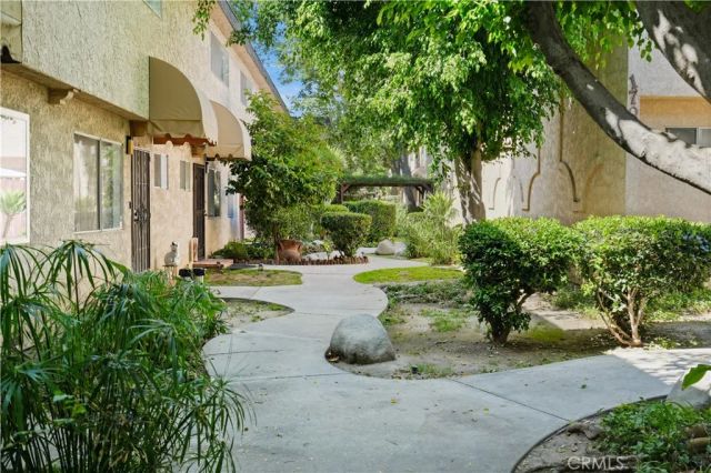 17041 Roscoe Boulevard 3, Northridge, CA 91325