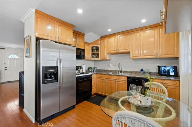 17041 Roscoe Boulevard 3, Northridge, CA 91325