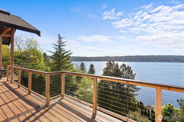 5970 NE Arrowhead Drive, Kenmore, WA 98028