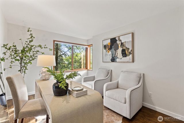 5970 NE Arrowhead Drive, Kenmore, WA 98028