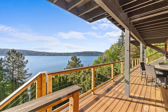 5970 NE Arrowhead Drive, Kenmore, WA 98028