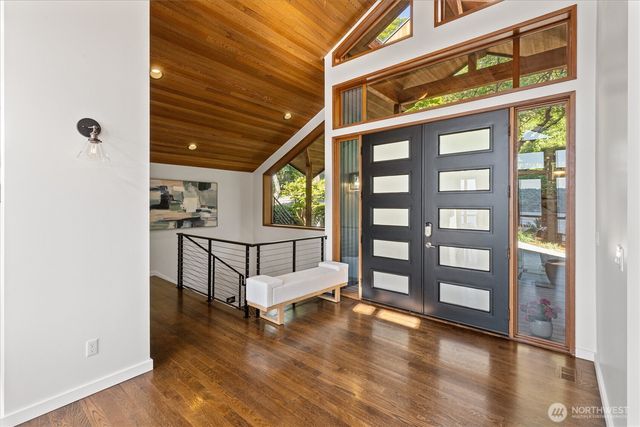 5970 NE Arrowhead Drive, Kenmore, WA 98028