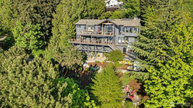 5970 NE Arrowhead Drive, Kenmore, WA 98028