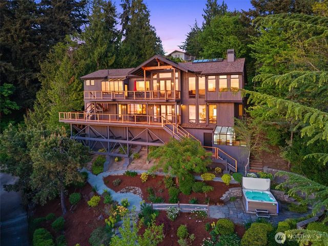 5970 NE Arrowhead Drive, Kenmore, WA 98028