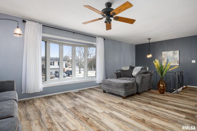 101 N OREGON Avenue, Morton, IL 61550