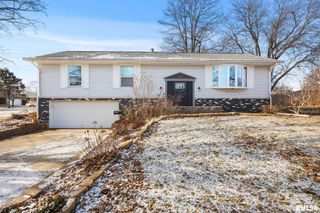 101 N OREGON Avenue, Morton, IL 61550