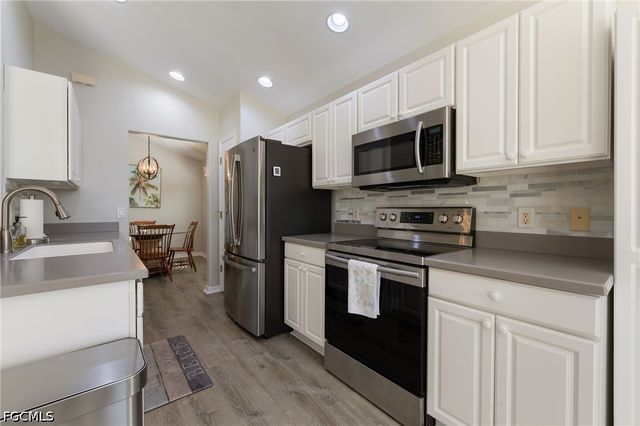 10083 Oakhurst WAY, Fort Myers, FL 33913