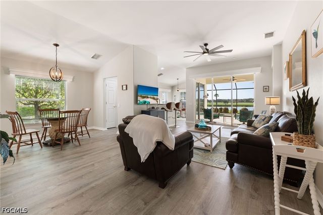 10083 Oakhurst WAY, Fort Myers, FL 33913