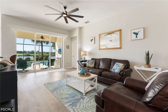 10083 Oakhurst WAY, Fort Myers, FL 33913