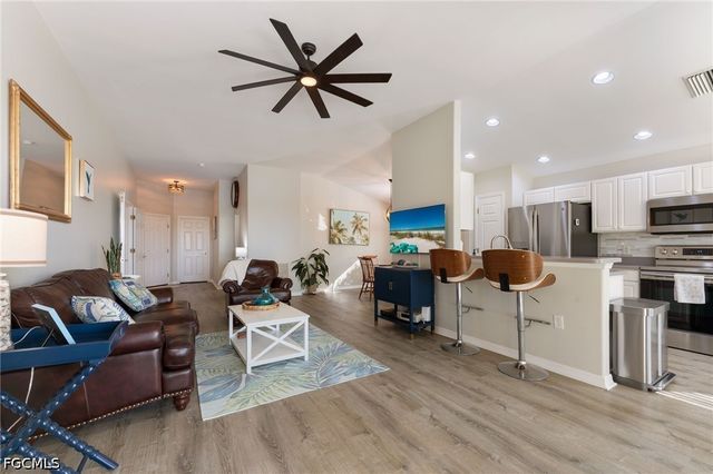 10083 Oakhurst WAY, Fort Myers, FL 33913