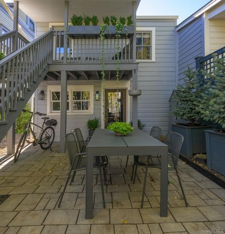 238 Allen Street, Hudson, NY 12534