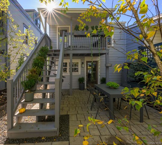 238 Allen Street, Hudson, NY 12534