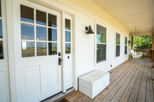 250 County Road 458, Coupland, TX 78615