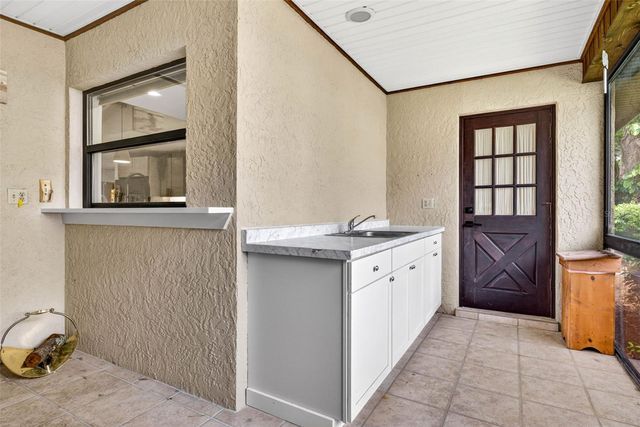 11004 THERESA ARBOR DRIVE, Temple Terrace, FL 33617