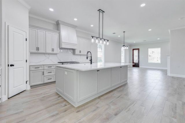 8405 Folkstone Lane, Houston, TX 77075