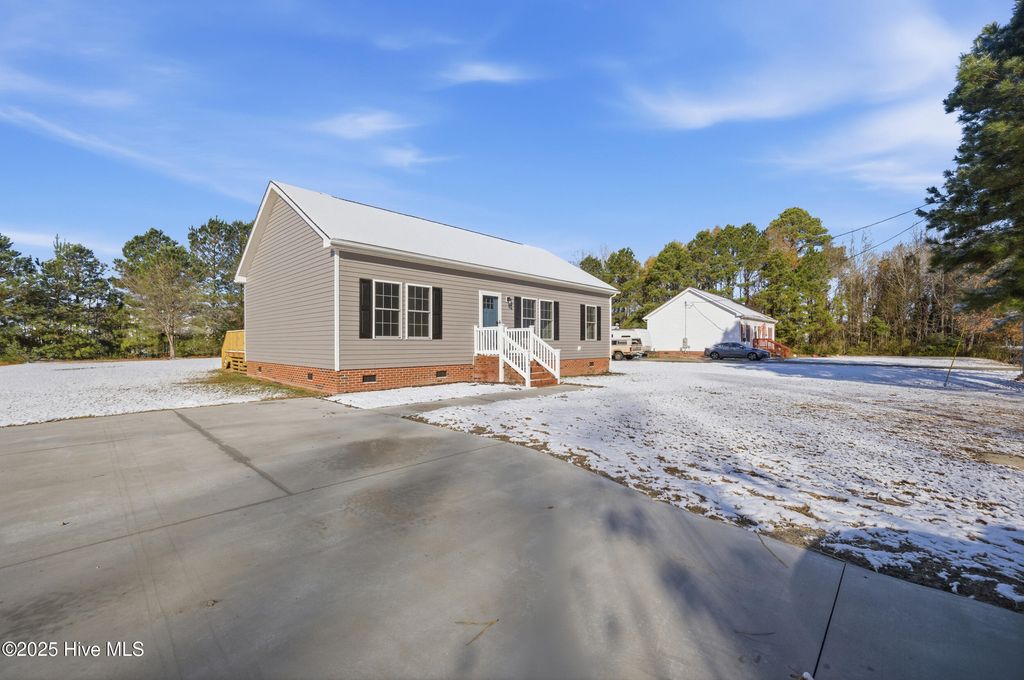 154 Lovers Lane, Elizabeth City, NC 27909