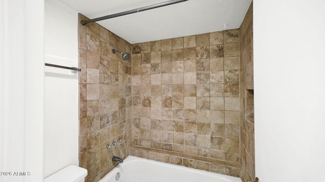 7557 N DREAMY DRAW Drive 206, Phoenix, AZ 85020