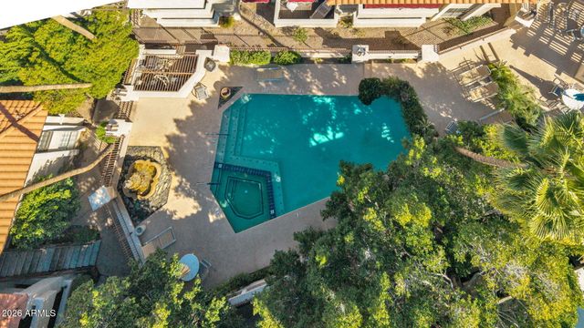 7557 N DREAMY DRAW Drive 206, Phoenix, AZ 85020