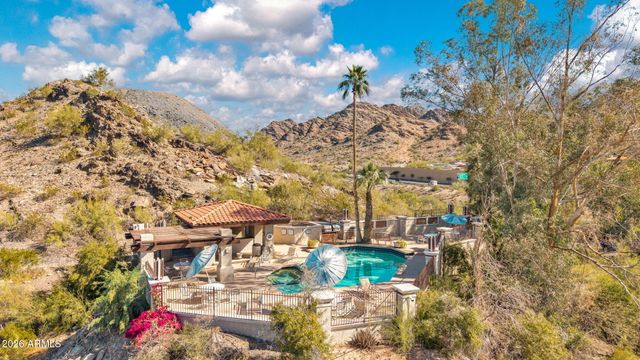 7557 N DREAMY DRAW Drive 206, Phoenix, AZ 85020