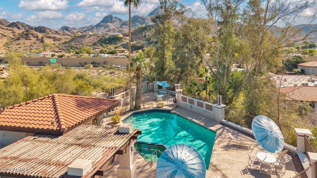 7557 N DREAMY DRAW Drive 206, Phoenix, AZ 85020