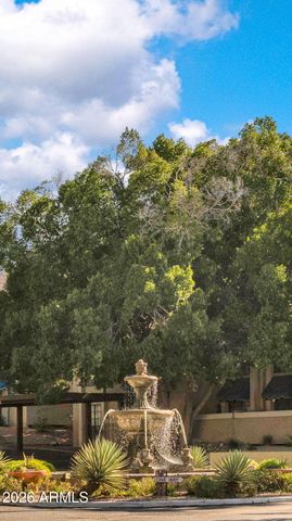 7557 N DREAMY DRAW Drive 206, Phoenix, AZ 85020