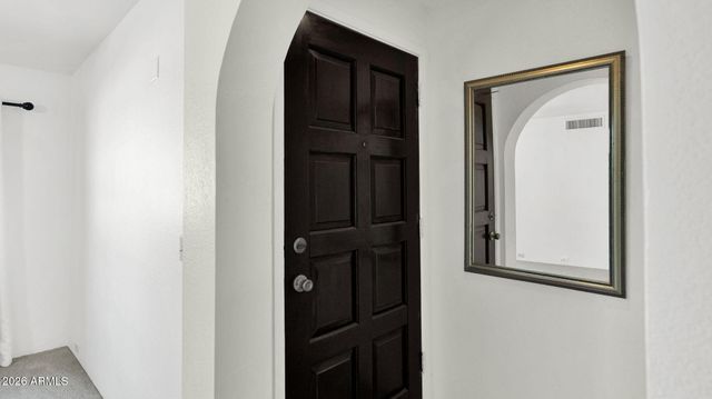 7557 N DREAMY DRAW Drive 206, Phoenix, AZ 85020