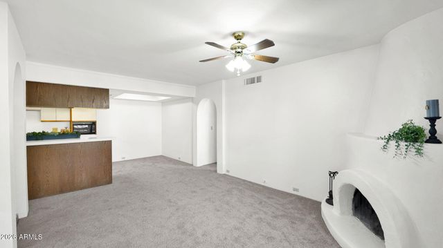7557 N DREAMY DRAW Drive 206, Phoenix, AZ 85020