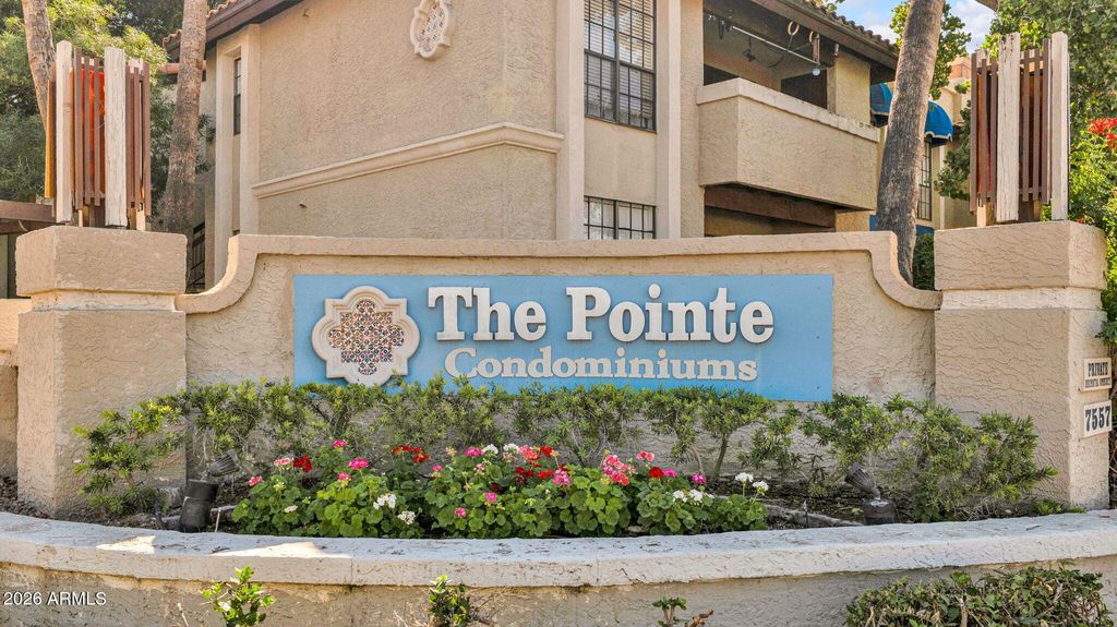 7557 N DREAMY DRAW Drive 206, Phoenix, AZ 85020