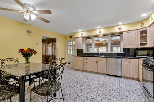 44 Greenridge Way, Spring Valley, NY 10977