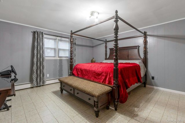 44 Greenridge Way, Spring Valley, NY 10977