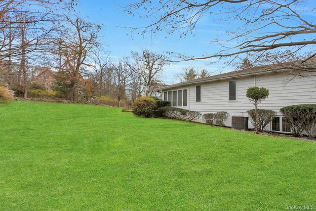 44 Greenridge Way, Spring Valley, NY 10977