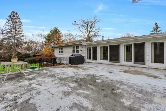 44 Greenridge Way, Spring Valley, NY 10977