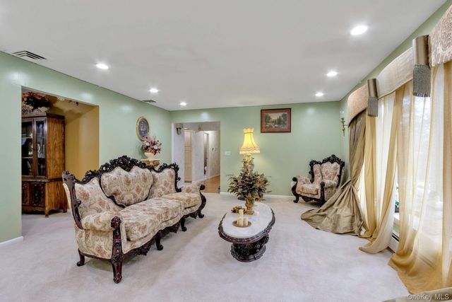 44 Greenridge Way, Spring Valley, NY 10977