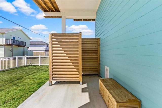 4102 Grayson Drive, Galveston, TX 77554