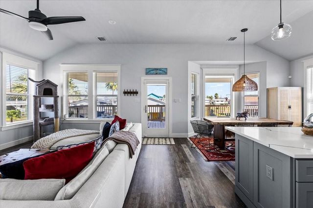 4102 Grayson Drive, Galveston, TX 77554