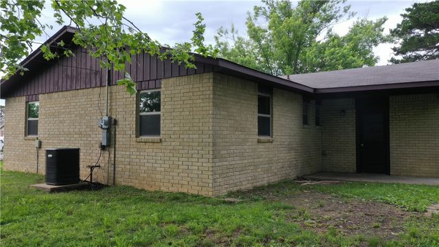 1915 Theodore Drive, Springdale, AR 72762
