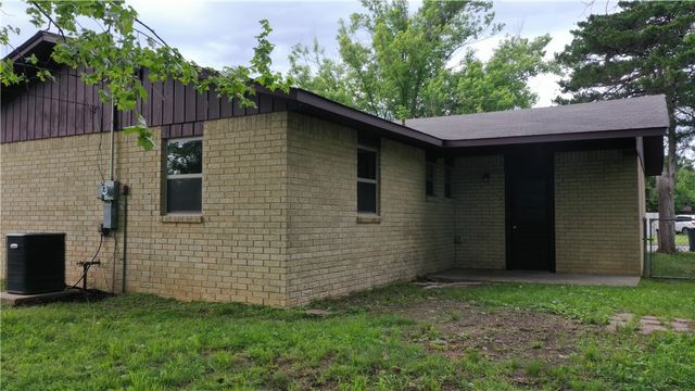 1915 Theodore Drive, Springdale, AR 72762